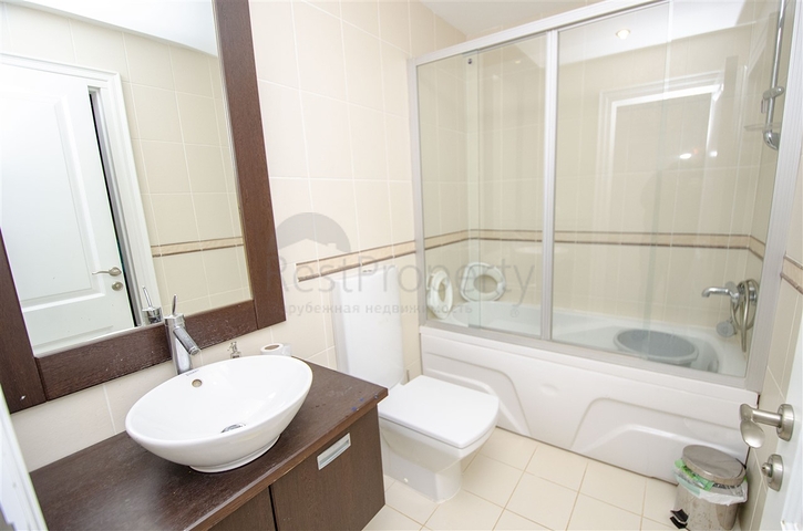 Вилла 5+1 с отдельным садом в комплексе Дошемеальты Анталья