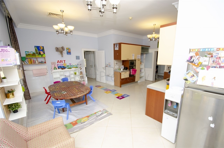 Вилла 5+1 с отдельным садом в комплексе Дошемеальты Анталья