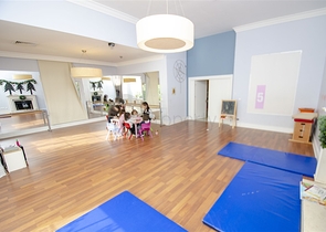 Вилла 5+1 с отдельным садом в комплексе Дошемеальты Анталья