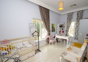 Вилла 5+1 с отдельным садом в комплексе Дошемеальты Анталья