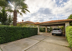 Вилла 5+1 с отдельным садом в комплексе Дошемеальты Анталья