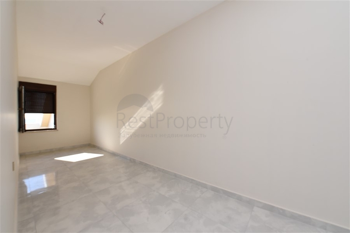 Пентхаус планировки 6+1 с прямым видом на море в Кестеле