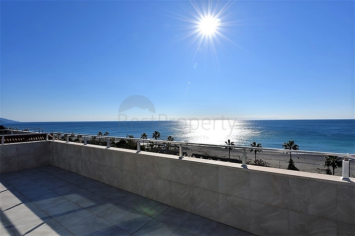 Пентхаус планировки 6+1 с прямым видом на море в Кестеле