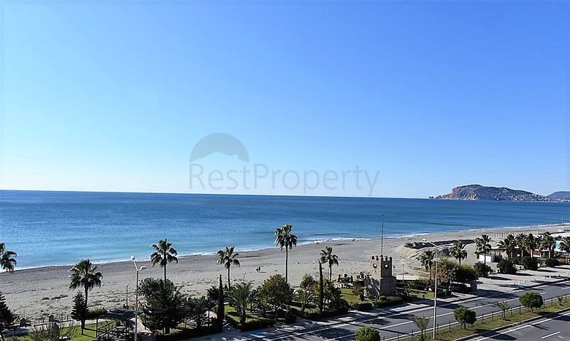 Пентхаус планировки 6+1 с прямым видом на море в Кестеле