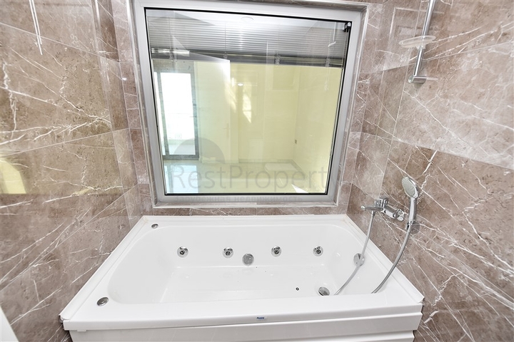 Пентхаус планировки 6+1 с прямым видом на море в Кестеле