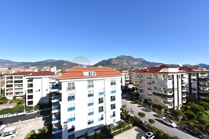 Пентхаус планировки 6+1 с прямым видом на море в Кестеле