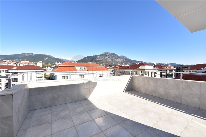 Пентхаус планировки 6+1 с прямым видом на море в Кестеле