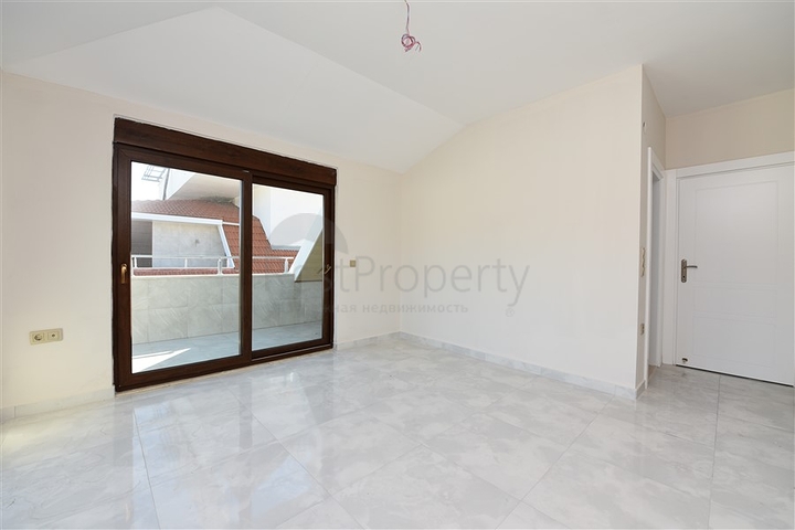 Пентхаус планировки 6+1 с прямым видом на море в Кестеле