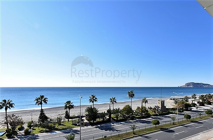 Пентхаус планировки 6+1 с прямым видом на море в Кестеле