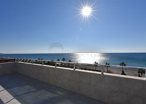 Пентхаус планировки 6+1 с прямым видом на море в Кестеле