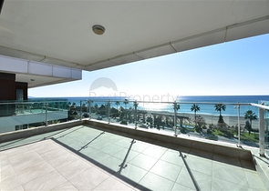 Пентхаус планировки 6+1 с прямым видом на море в Кестеле