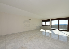 Пентхаус планировки 6+1 с прямым видом на море в Кестеле