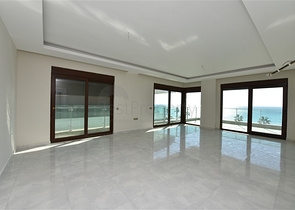 Пентхаус планировки 6+1 с прямым видом на море в Кестеле