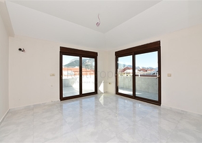 Пентхаус планировки 6+1 с прямым видом на море в Кестеле