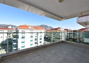 Пентхаус планировки 6+1 с прямым видом на море в Кестеле