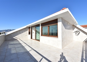 Пентхаус планировки 6+1 с прямым видом на море в Кестеле