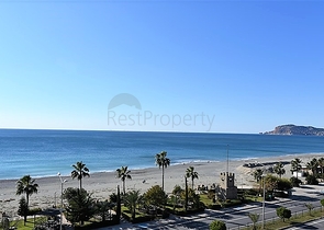 Пентхаус планировки 6+1 с прямым видом на море в Кестеле