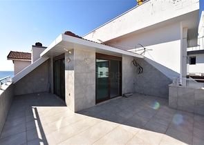 Пентхаус планировки 6+1 с прямым видом на море в Кестеле