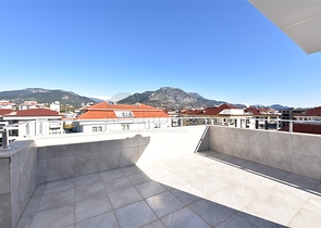 Пентхаус планировки 6+1 с прямым видом на море в Кестеле