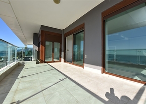 Пентхаус планировки 6+1 с прямым видом на море в Кестеле