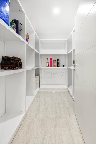 Вилла в новом комплексе с видом на историческую крепость