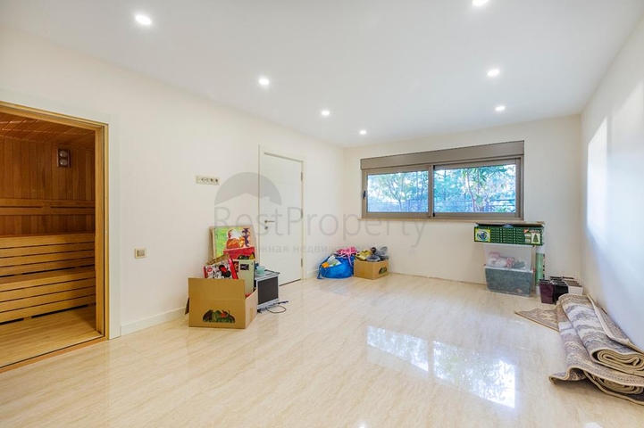 Вилла в новом комплексе с видом на историческую крепость