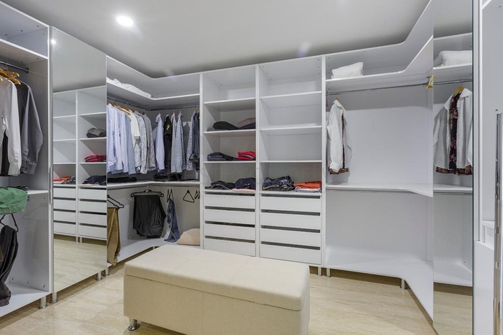 Вилла в новом комплексе с видом на историческую крепость