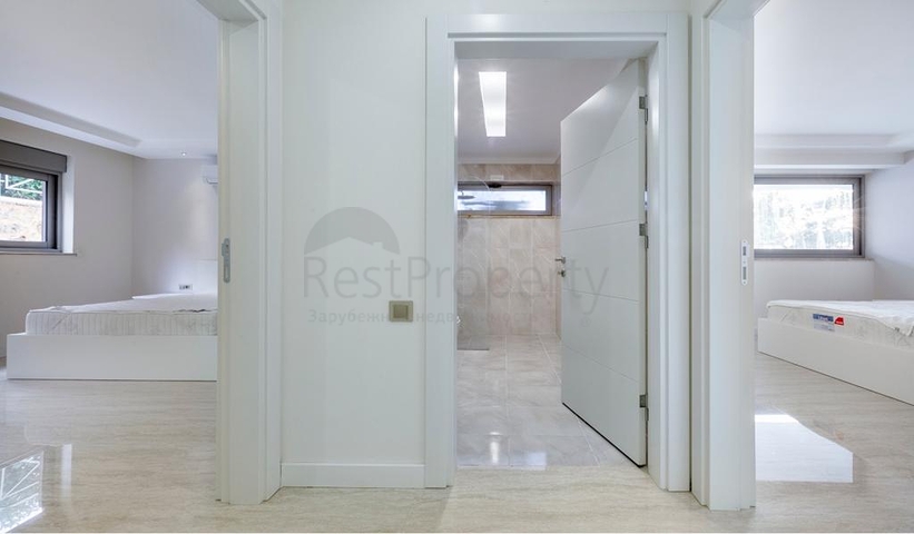 Вилла в новом комплексе с видом на историческую крепость