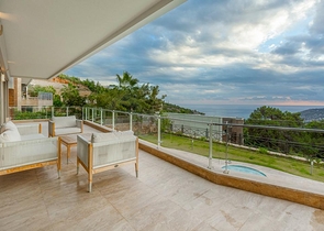 Вилла в новом комплексе с видом на историческую крепость