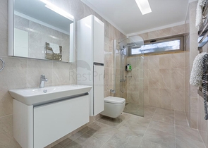 Вилла в новом комплексе с видом на историческую крепость