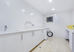 Вилла в новом комплексе с видом на историческую крепость