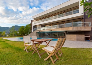 Вилла в новом комплексе с видом на историческую крепость