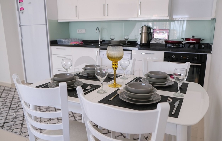 Трехкомнатная квартира с мебелью в Махмутларе