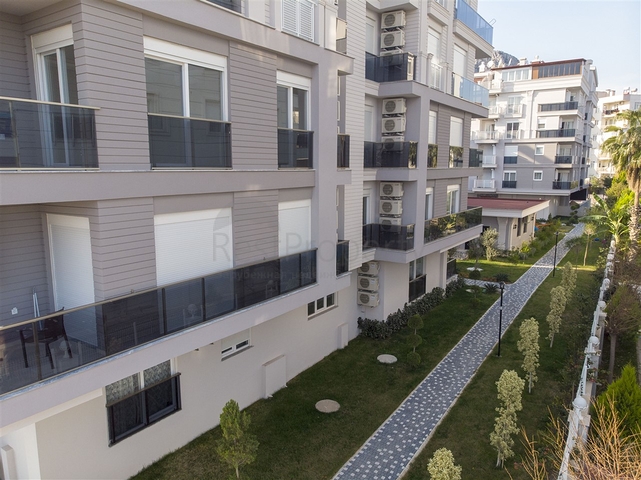 Трехкомнатная квартира в микрорайоне Хурма Коньяалты