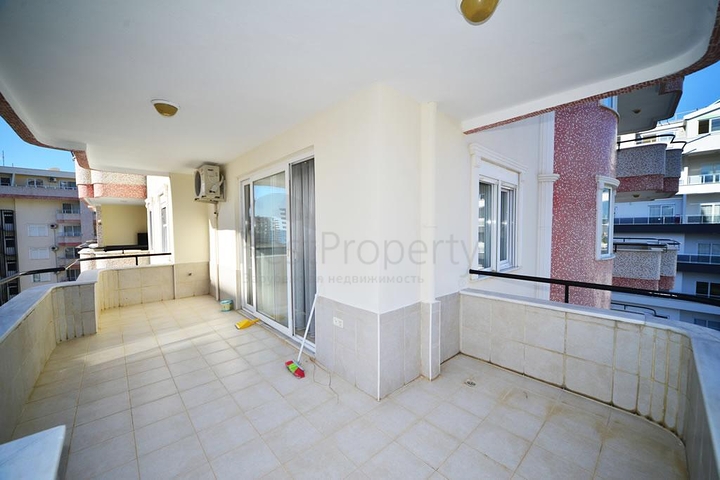 Трехкомнатная квартира с мебелью в Махмутларе	