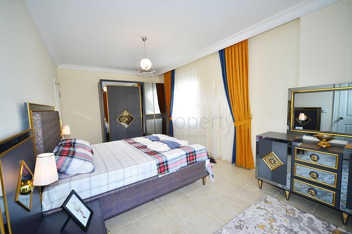 Трехкомнатная квартира с мебелью в Махмутларе	