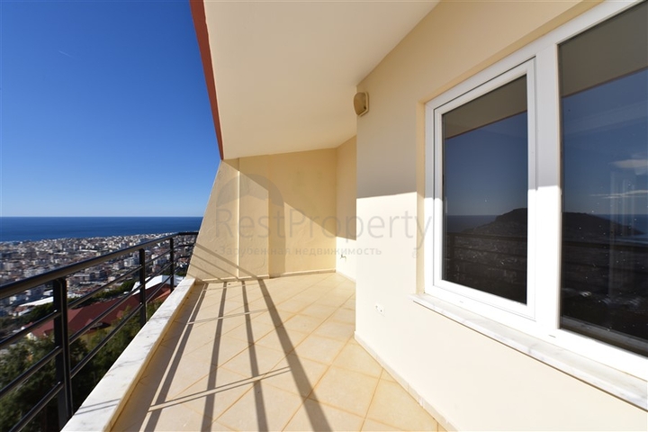 Пентхаус планировки 3+1 с видом на крепость