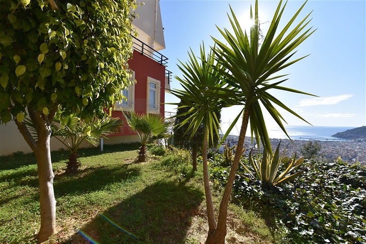 Пентхаус планировки 3+1 с видом на крепость