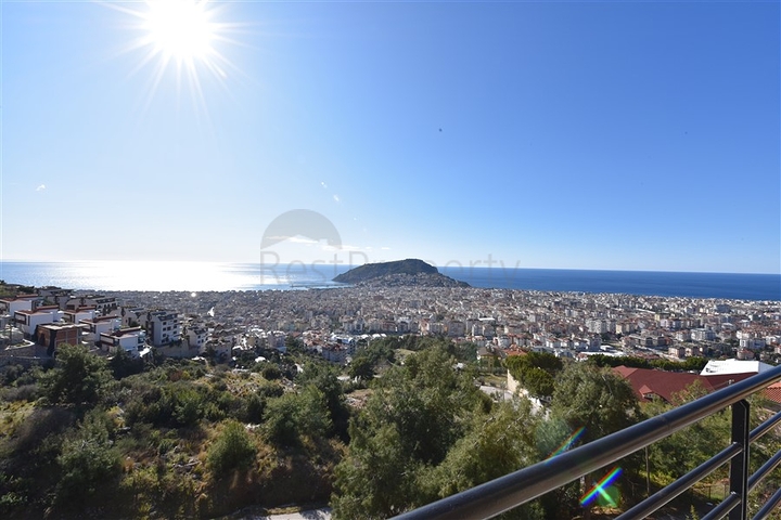 Пентхаус планировки 3+1 с видом на крепость