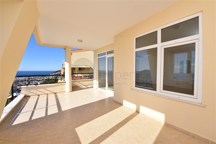 Пентхаус планировки 3+1 с видом на крепость