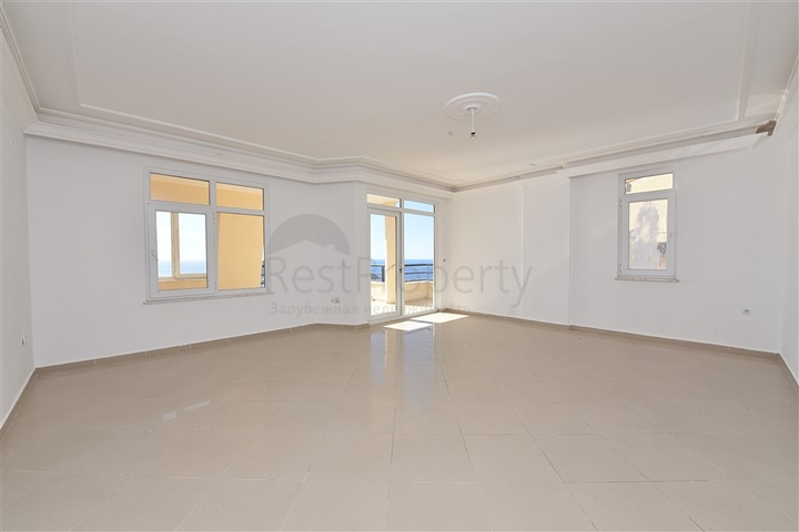 Пентхаус планировки 3+1 с видом на крепость