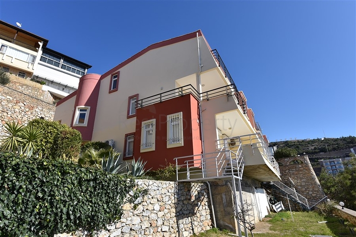 Пентхаус планировки 3+1 с видом на крепость