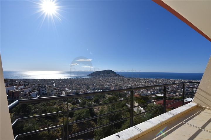 Пентхаус планировки 3+1 с видом на крепость