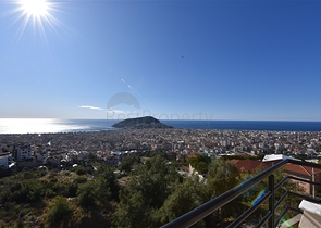 Пентхаус планировки 3+1 с видом на крепость