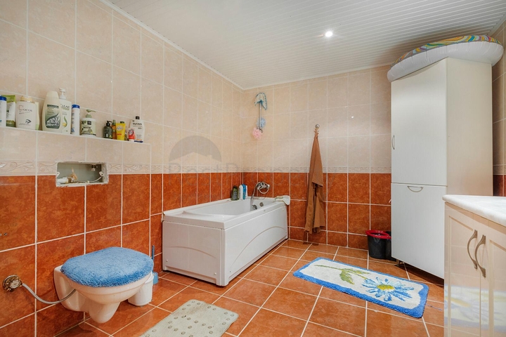 Меблированная квартира в комплексе на первой линии