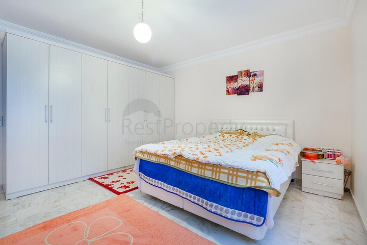 Меблированная квартира в комплексе на первой линии