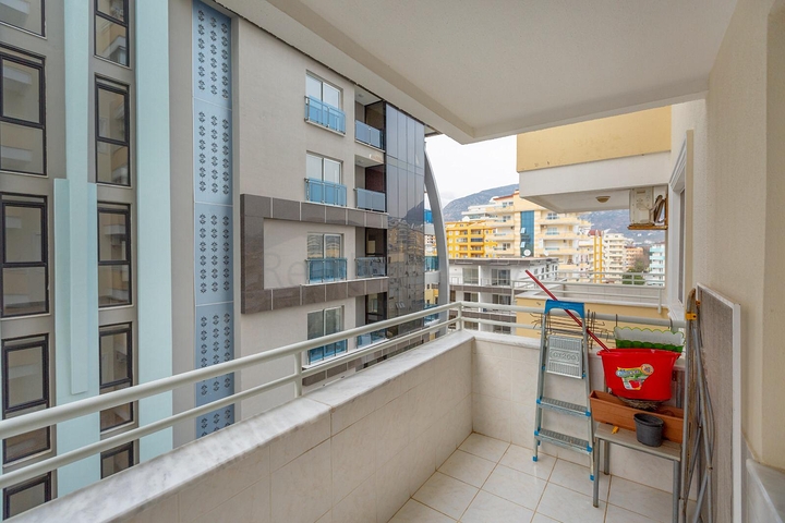 Меблированная квартира в комплексе на первой линии