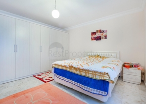 Меблированная квартира в комплексе на первой линии