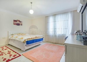 Меблированная квартира в комплексе на первой линии