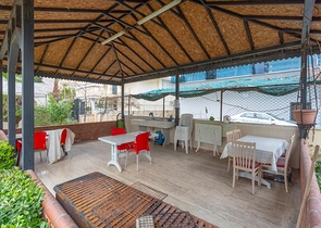 Меблированная квартира в комплексе на первой линии